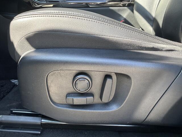 Land Rover RANGE ROVER EVOQUE P300e 309pk AWD R-Dynamic SE | Adaptive Cruise | Meridian Audio | Verwarmbare voorstoelen | Elektr. achterklep |