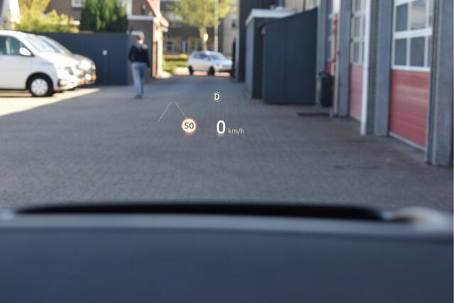 Land Rover RANGE ROVER EVOQUE 2.0 P200 AWD R-Dynamic S Facelift, Panorama, Head up, Meridian, Cruise, Stoelverwarming, Leder, Camera, NAP