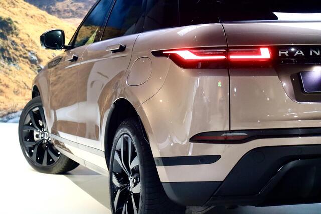 Land Rover RANGE ROVER EVOQUE 1.5 P300e AWD FACELIFT|PANO|HuD|360cam