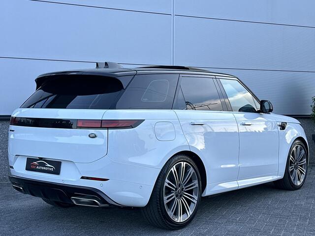 Land Rover RANGE ROVER SPORT P440e Dynamic HSE Pano | 23" | Stoelklima | Massage | Sfeerverlichting | HeadUp | Zwartpakket | 22-Voudig Verstelbare Stoelen | Nieuw