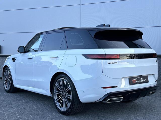Land Rover RANGE ROVER SPORT P440e Dynamic HSE Pano | 23" | Stoelklima | Massage | Sfeerverlichting | HeadUp | Zwartpakket | 22-Voudig Verstelbare Stoelen | Nieuw