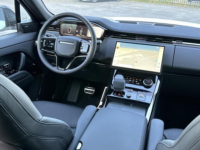 Land Rover RANGE ROVER SPORT P440e Dynamic HSE Pano | 23" | Stoelklima | Massage | Sfeerverlichting | HeadUp | Zwartpakket | 22-Voudig Verstelbare Stoelen | Nieuw