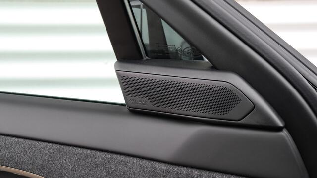 Land Rover RANGE ROVER SPORT P550e Autobiography | Massage | Soft-Close | 23 Inch SV Bespoke Carbon | Meridian 3D