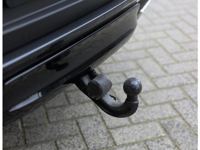 Land Rover RANGE ROVER SPORT P460e Dynamic *Pano*Trekhaak*Meridian*23 inch*