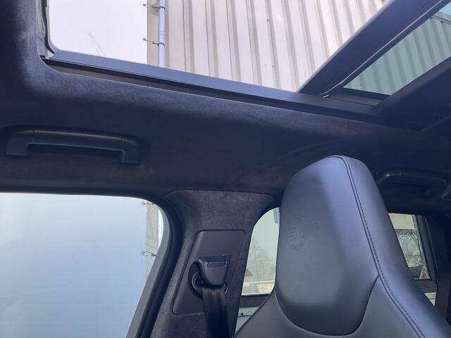 Land Rover RANGE ROVER SPORT 5.0 V8 576pk SC SVR Carbon-edition 242k Pano Meridian Trekhaak Tanzaniet