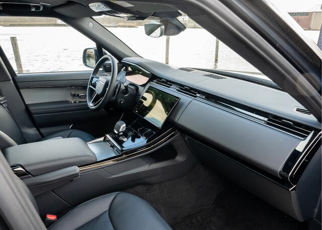 Land Rover RANGE ROVER SPORT P460e Dynamic SE | Meridian 3D Audio | Stoel Koeling | Trekhaak | Soft-Close | Black Pack | 22" inch SV Bespoke |