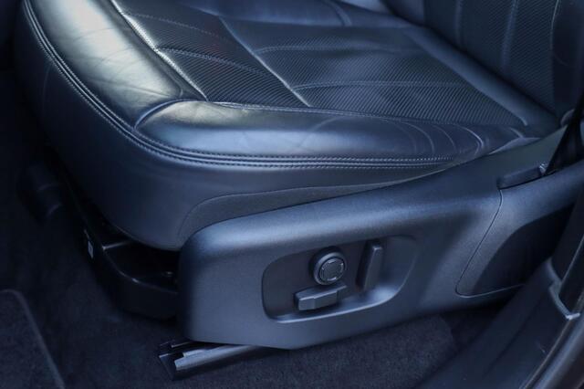 Land Rover RANGE ROVER SPORT P400e HSE | Panoramadak | Meridian | Luchtvering