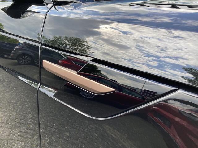 Land Rover RANGE ROVER SPORT P460e Dynamic SE PHEV | Direct leverbaar! NL auto | 23" 'Style 1075' | Pano schuif-/kanteldak [041CZ] | Meridian(TM) 3D Surround [025MN] | Walnut houtfineer [088UM] | Elek. trekhaak [028LD] | Cold Climate Pack [072BI