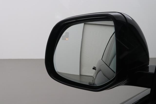 Land Rover RANGE ROVER SPORT 3.0 P460e Dynamic HSE PHEV | 23 Inch | Black Pack | Meridian 3D Surround | Luchtvering | Head-Up