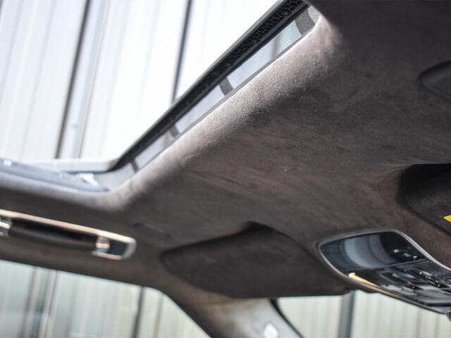 Land Rover RANGE ROVER SPORT 3.0 P550e Autobiography PHEV | NL-Auto | 405kw | Panoramadak | Memory Seats | Adaptieve Cruise | 360 Camera | Head-Up | Meridian 3D Surround | Soft-Close | Trekhaak | Achteras besturing | Ambiance interieur |