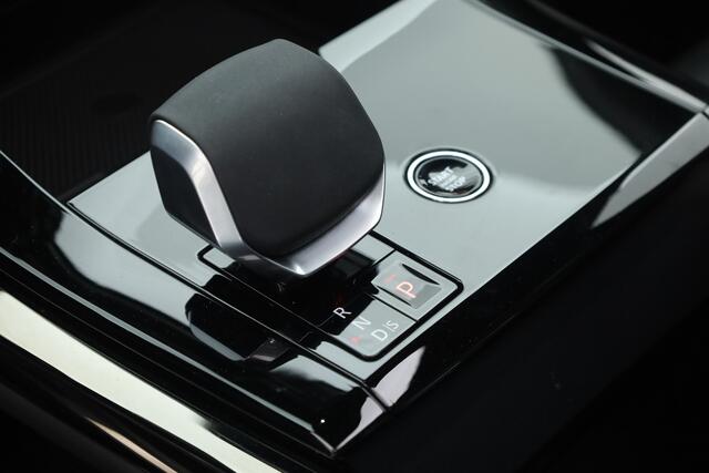 Land Rover RANGE ROVER SPORT 3.0 P550e Autobiography | MY26 | Achterasbesturing | Luchtvering | Elek. Trekhaak | Massage+Ventilatie | Black Pack | Stoel- Stuurverw. | S/K-Dak | Composietglas | HUD | Meridian 3D | 360*+PDC V