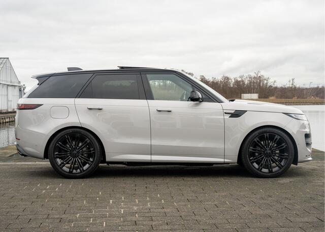 Land Rover RANGE ROVER SPORT P550e Autobiography | VERWACHT | Borasco Grey | Full Options | Enhanced Black Pack | Zwarte remklauwen |