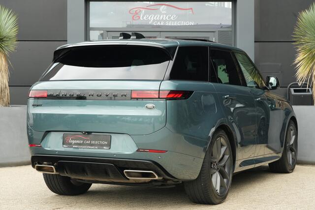 Land Rover RANGE ROVER SPORT 3.0 P440e Dynamic HSE | PHEV | PANO | Meridian | 360 | HUD | Land Rover Range Rover Sport P440e Dynamic HSE 441 PK Plug-in Hybrid met 3.0 zescilinder benzinemotor en 8-traps automatische transmissie, voorzien van een luxe lederen interieur, elektrisch