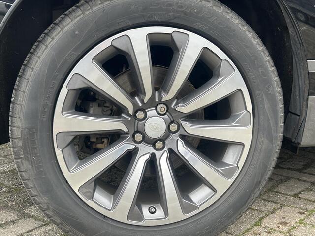 Land Rover Velar Range Rover 2.0 I4 AWD R-Dynamic SE schuifdak 21 inch leder alu inleg 1e eigenaar