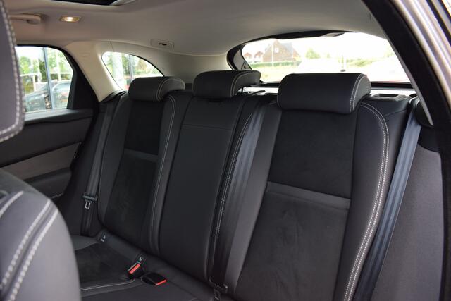 Land Rover Velar Range Rover 3.0 V6 SC AWD | Pano | Luchtvering | Half Leer | Apple CarPlay