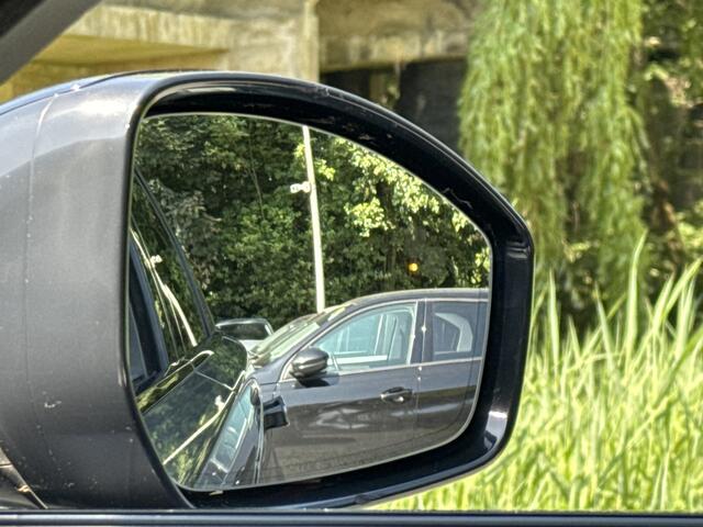 Land Rover Velar Range Rover 2.0 250PK AWD R-DYNAMIC BLACK PACK SE LEDER/VIRTUAL/PANORAMADAK
