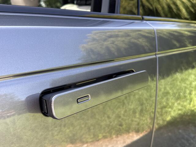 Land Rover Velar Range Rover 2.0 250PK AWD R-DYNAMIC BLACK PACK SE LEDER/VIRTUAL/PANORAMADAK
