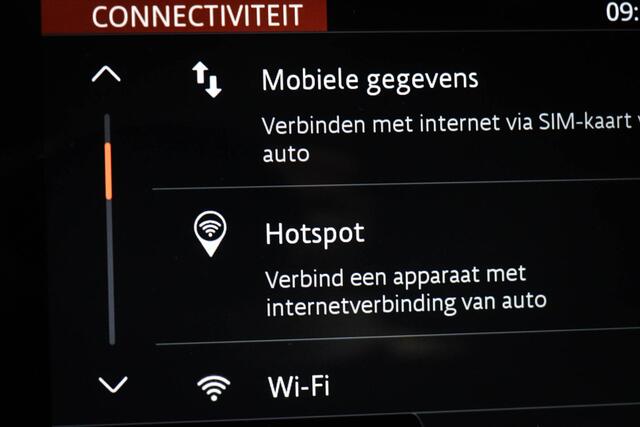 Land Rover Velar Range Rover 2.0 P250 Turbo AWD HSE | LEDER | STUURVERWARMING | DAB | APPLE | CAMERA | TREKHAAK