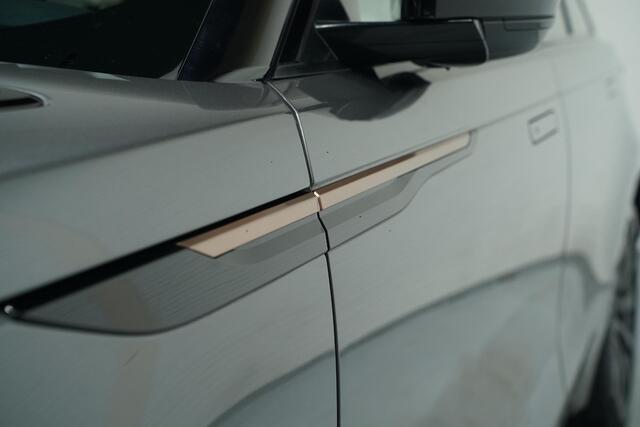 Land Rover Velar Range Rover 300D 3.0 V6 D300 R-Dynamic R-Dynamic Luchtvering stoelen electrisch bedienbaar L-memory private-glas HUD electrische achterklep zwarte-dakhemel PDC v+a Matrix-verlichting ACC 20"-lmv keyless acces/start Pano-dak 360-camera Digi-cockpit stoel