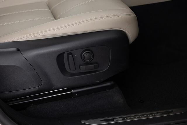 Land Rover Velar Range Rover 2.0 P400e AWD PHEV R-Dynamic Edition | PANORAMADAK | LEDER | Full LED