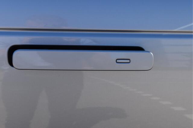 Land Rover Velar Range Rover 2.0 P250 Turbo AWD R-Dynamic S Driver Pack | Pano.dak | Afn.trekhaak | Camera | Keyless | Elekt.stoelen | Adapt.CC | Stoelverwarming | Full LED