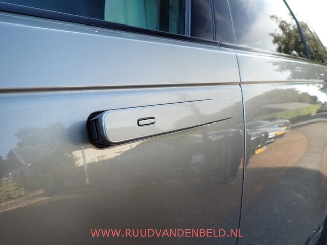 Land Rover Velar Range Rover 3.0 V6 AWD HSE First Edition !! INCLUSIEF 12 MAAND GARANTIE !! 1e EIGENAAR / HEAD-UP / 360* / MEMORY + MASSAGE / 22'' / ACC / KEYLESS