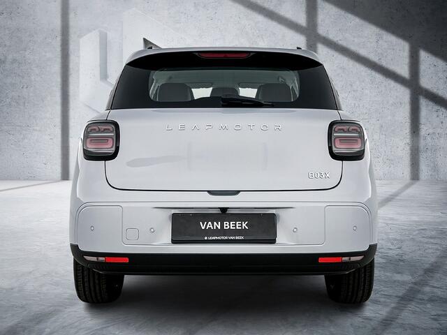 Leapmotor B03X ProMax Design 53 kWh VOORRAAD | Galaxy Silver | 382 KM WLTP | Leder | 360g Camera | Parkeersensoren V+A | Apple Carplay / Android Auto