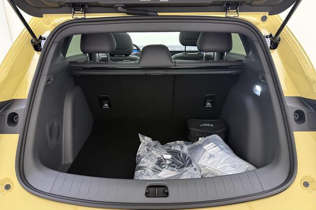 Leapmotor B05 67.1 kWh Design Promax l WLTP 401km | 750kg trekgewicht | Stoel en stuur verwarming | 360 graden camera | Lederen bekleding | Panoramadak | Led | Regensensor | Sfeerverlichting | Elektrisch verstelbare voorstoelen