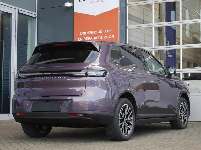 Leapmotor B10 Design ProMax 67.1 kWh | Navigatie | Rondom camera | 18inch Velgen | 750 KG trekgewicht Elektrisch bedienbare achterklep | Panoramdak | Uit voorraad leverbaar