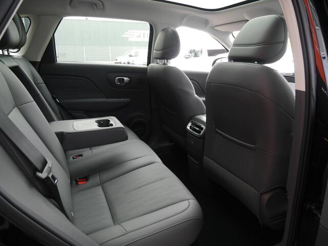 Leapmotor B10 Design ProMax 67.1 kWh | Navigatie | Rondom camera | 18inch Velgen | 750 KG trekgewicht Elektrisch bedienbare achterklep | Panoramdak | Uit voorraad leverbaar