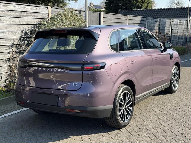 Leapmotor B10 Design ProMax 67.1 kWh 218PK Automaat Navigatie, Camera 360, Lichtmetalen velgen, Elektrische Achterklep, Kunstlederen bekleding, Stoel Verwarming & Ventilatie