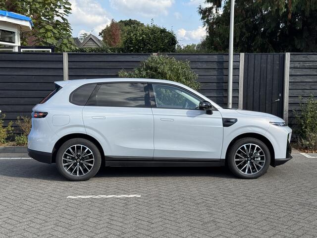 Leapmotor B10 Design ProMax 67.1 kWh 218PK Automaat Navigatie, Camera 360, Lichtmetalen velgen, Elektrische Achterklep, Kunstlederen bekleding, Stoel Verwarming & Ventilatie