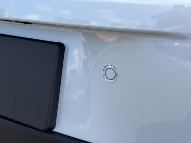 Leapmotor B10 Design ProMax 67.1 kWh 218PK Automaat Navigatie, Camera 360, Lichtmetalen velgen, Elektrische Achterklep, Kunstlederen bekleding, Stoel Verwarming & Ventilatie