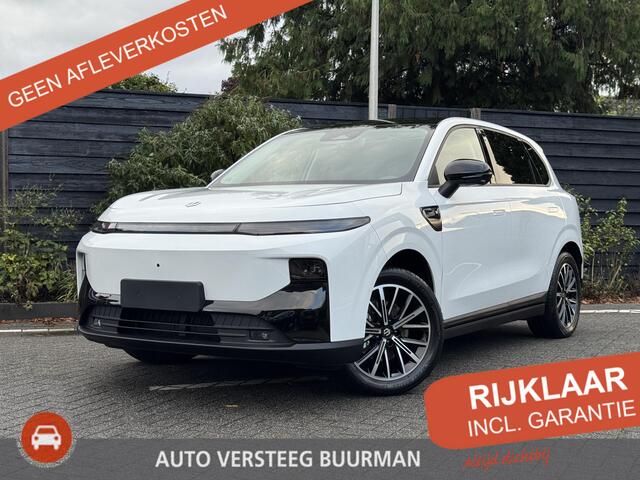 Leapmotor B10 Life Hybrid EV 18.8 kWh 218PK Automaat Navigatie, Rondomzichtcamera, Adaptieve cruise Control, Climate Control, Panoramadak