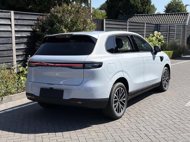Leapmotor B10 Design Hybrid EV 18.8 kWh 218PK Automaat Navigatie, Rondomzichtcamera, Adaptieve Cruise Control, Climate Control, Panoramadak