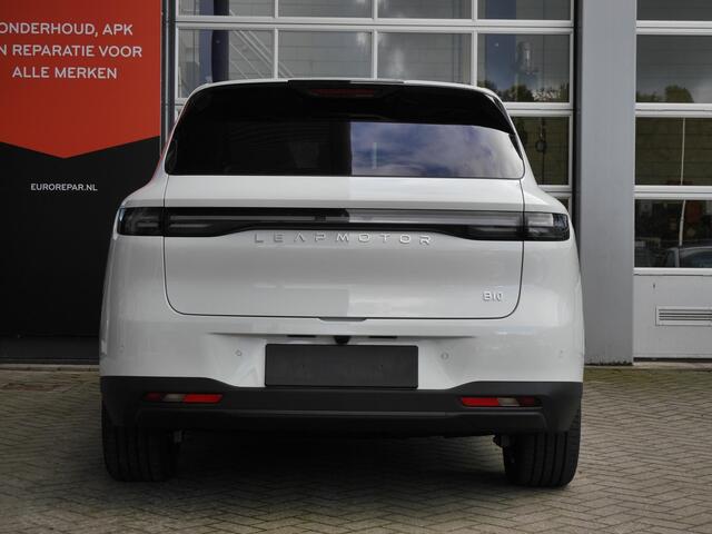 Leapmotor B10 Design ProMax 67.1 kWh Wltp 434km | 750kg trekgewicht | Stoel en stuur verwarming | 360 graden camera | Lederen bekleding | Panoramadak | Led | Regensensor | Sfeerverlichting | Elektrisch verstelbare voorstoelen