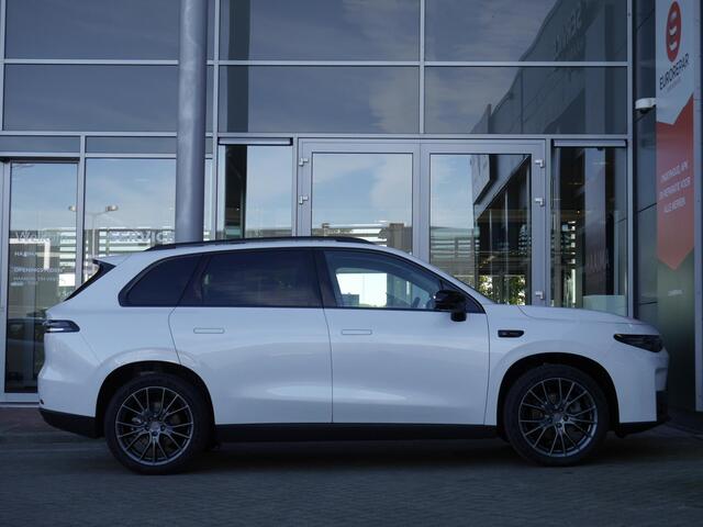 Leapmotor C10 REEV Design 28.4 kWh | 1500 trekgewicht | Nieuw uit voorraad Leverbaar | Panoramadak | Camera | 20 inch | Elektrische achterklep