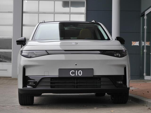 Leapmotor C10 Design Pro 69.9 kWh | Panoramdak | 20inch | elektrisch bedienbare achterklep | Snel leverbaar | Camera v+a | Zeer veel ruimte!