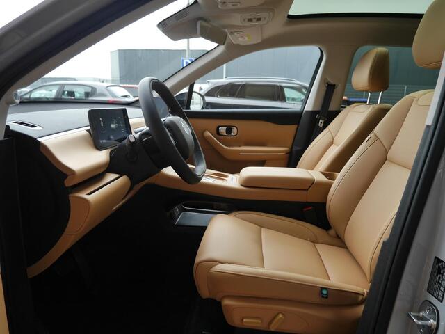 Leapmotor C10 Design Pro 69.9 kWh | Panoramdak | 20inch | elektrisch bedienbare achterklep | Snel leverbaar | Camera v+a | Zeer veel ruimte!