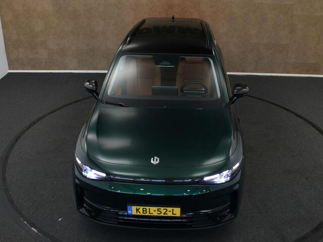 Leapmotor C10 REEV Design 28.4 kWh - PLUGIN - ELEKTRISCHE ACHTERKLEP - DODEHOEKDETECTIE - KEYLESS START - PANORAMADAK - LICHTMETALEN VELGEN - NAVIGATIESYSTEEM FULL-MAP - APPLE CARPLAY/ANDROID AUTO - 360 CAMERA - STOELVERWARMING/VENTILATIE - 20 INCH LICHT METALEN VELGEN