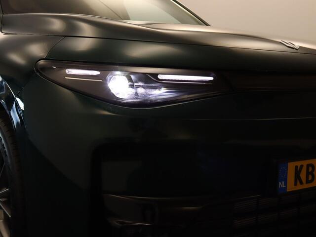 Leapmotor C10 REEV Design 28.4 kWh - PLUGIN - ELEKTRISCHE ACHTERKLEP - DODEHOEKDETECTIE - KEYLESS START - PANORAMADAK - LICHTMETALEN VELGEN - NAVIGATIESYSTEEM FULL-MAP - APPLE CARPLAY/ANDROID AUTO - 360 CAMERA - STOELVERWARMING/VENTILATIE - 20 INCH LICHT METALEN VELGEN