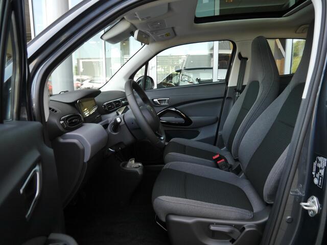 Leapmotor T03 Design 37.3 kWh | Nieuwe auto | Snel leverbaar! | Actieradius van 265 km (WLTP) Gecombineerd | Camera | Panoramadak | Adaptive cruise control | Dodehoek detectie | Lichtmetalen velgen