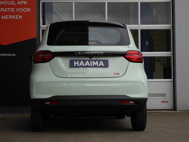 Leapmotor T03 Design 37.3 kWh | Nieuw | Snel leverbaar | Camera | Panoramadak | Adaptive cruise control | Dodehoek detectie | Lichtmetalen velgen