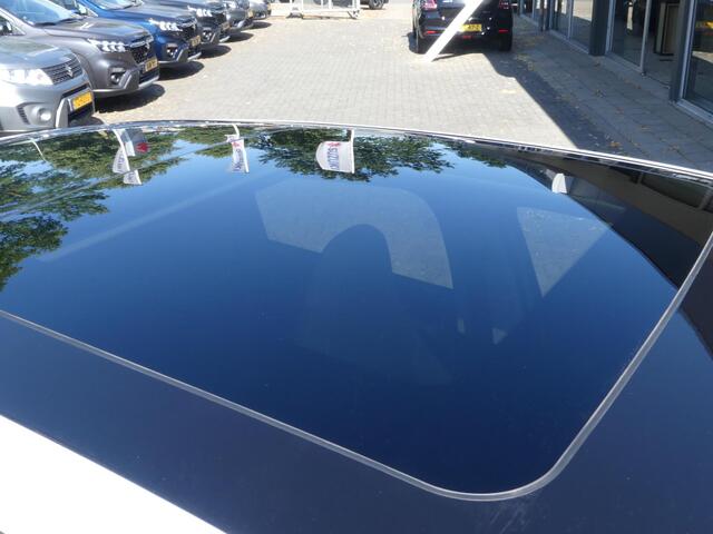 Leapmotor T03 Design 37.3 kWh Navigatie, Park. sensoren achter, Pano dak,