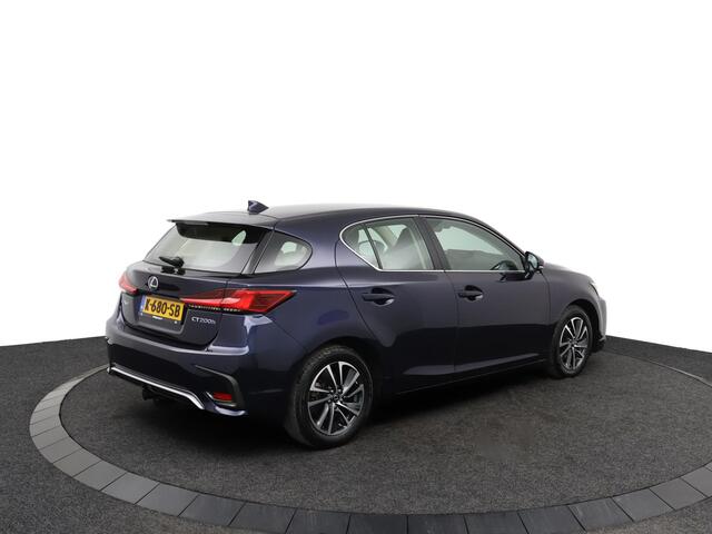 Lexus CT 200h Ultimate Edition | Parkeersensoren voor en achter | Fietsendragerbeugel | Premium navigatie