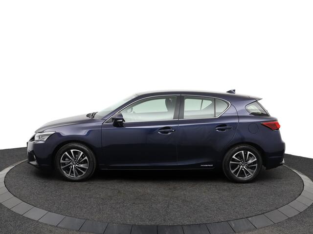 Lexus CT 200h Ultimate Edition | Parkeersensoren voor en achter | Fietsendragerbeugel | Premium navigatie