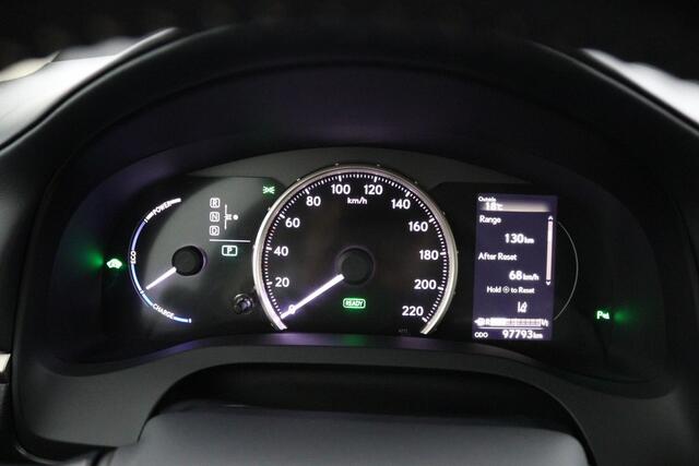 Lexus CT 200h Ultimate Edition | Parkeersensoren voor en achter | Fietsendragerbeugel | Premium navigatie
