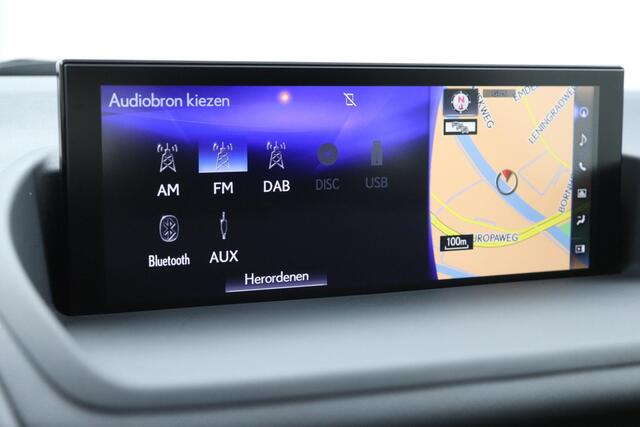 Lexus CT 200h Ultimate Edition | Parkeersensoren voor en achter | Fietsendragerbeugel | Premium navigatie