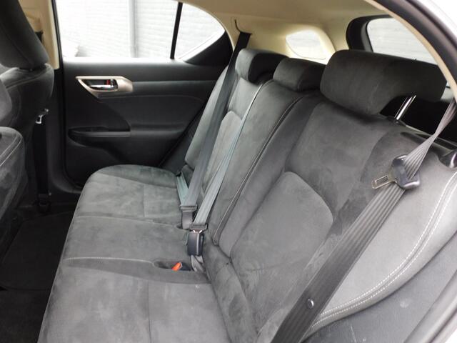 Lexus CT 200h Ultimate Edition 1e EIGENAAR! VOLLEDIG ONDERHOUDEN! NAVI! BLUETOOTH! CLIMA!