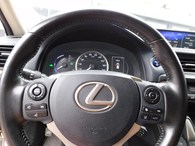 Lexus CT 200h Ultimate Edition 1e EIGENAAR! VOLLEDIG ONDERHOUDEN! NAVI! BLUETOOTH! CLIMA!